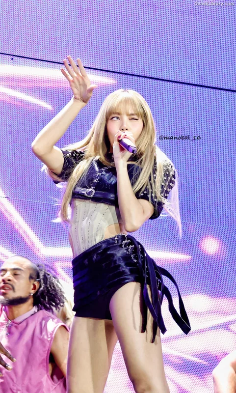Lisa  BLΛƆKPIИK (Blackpink) photo 6 of 6190