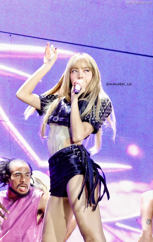 Lisa  BLΛƆKPIИK (Blackpink) photo 7 of 6190