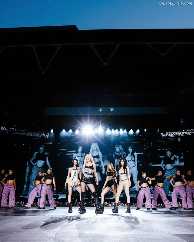 Lisa  BLΛƆKPIИK (Blackpink) photo 16 of 6190