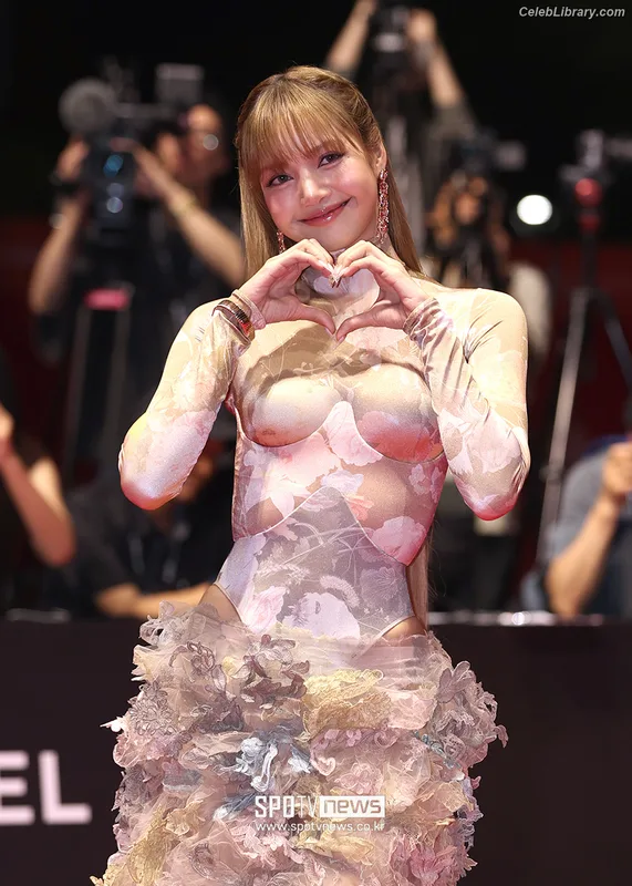 Lisa  BLΛƆKPIИK (Blackpink) photo 11 of 6190