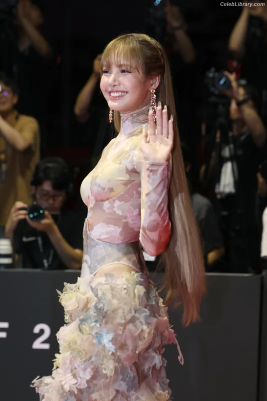 Lisa  BLΛƆKPIИK (Blackpink) photo 17 of 6190