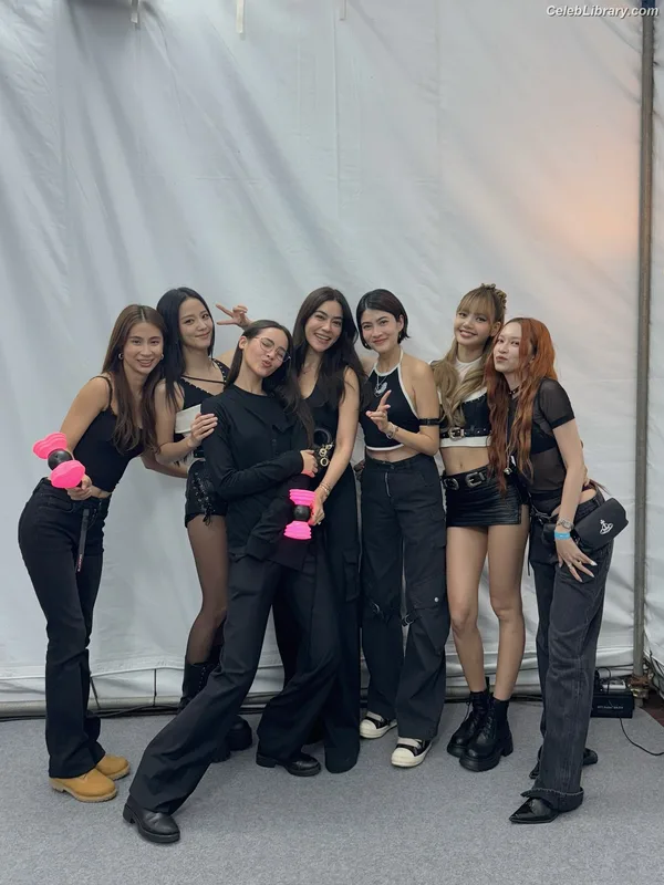 Lisa  BLΛƆKPIИK (Blackpink) photo 13 of 6190