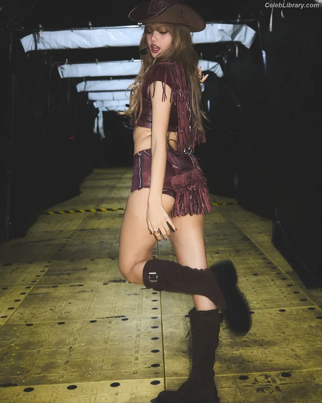 Lisa  BLΛƆKPIИK (Blackpink) photo 24 of 6190