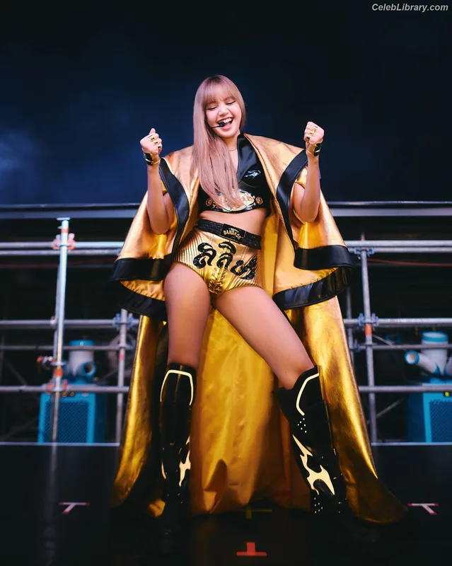 Lisa  BLΛƆKPIИK (Blackpink) photo 5 of 6190