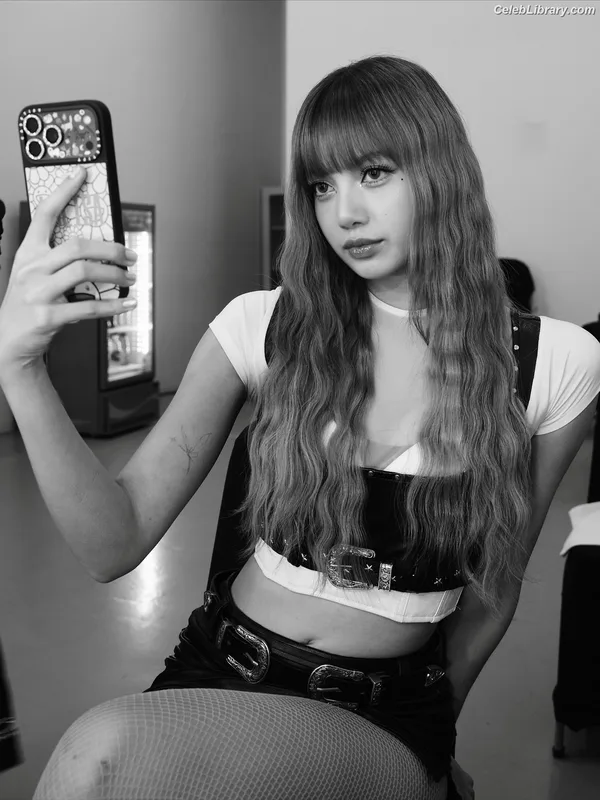 Lisa  BLΛƆKPIИK (Blackpink) photo 9 of 6190