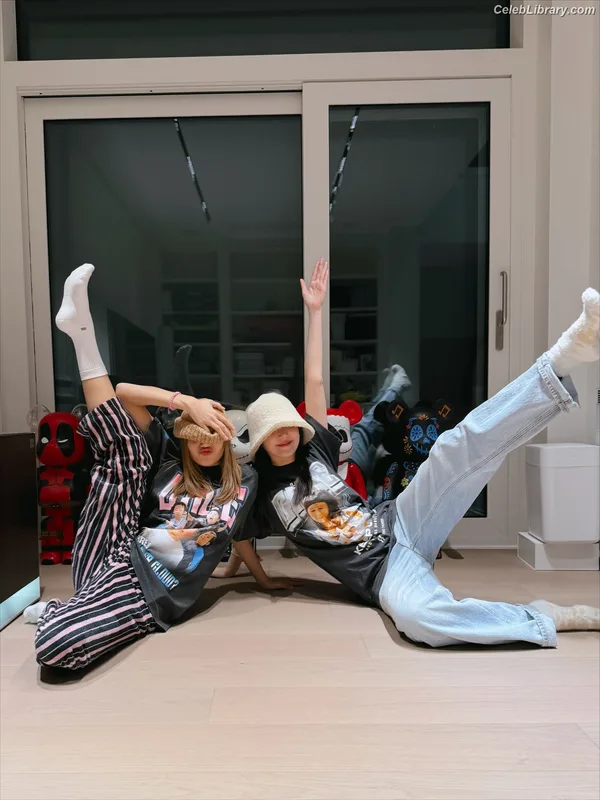 Lisa  BLΛƆKPIИK (Blackpink) photo 16 of 6190