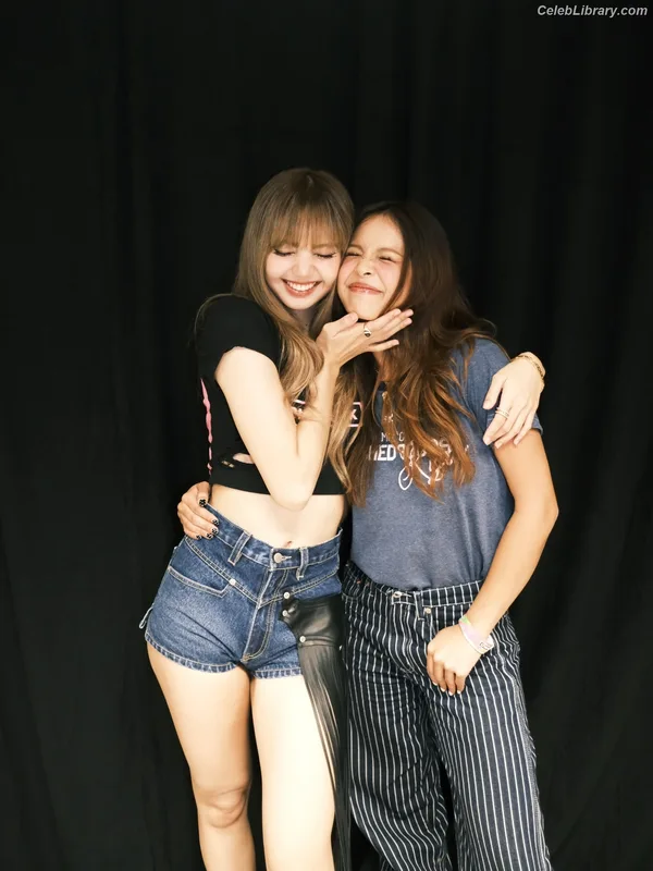 Lisa  BLΛƆKPIИK (Blackpink) photo 1 of 6190