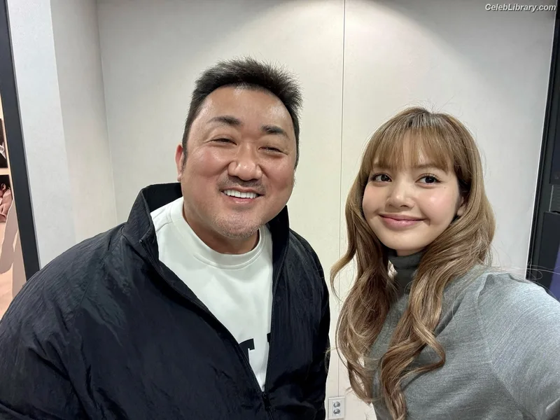 Lisa  BLΛƆKPIИK (Blackpink) photo 12 of 6190