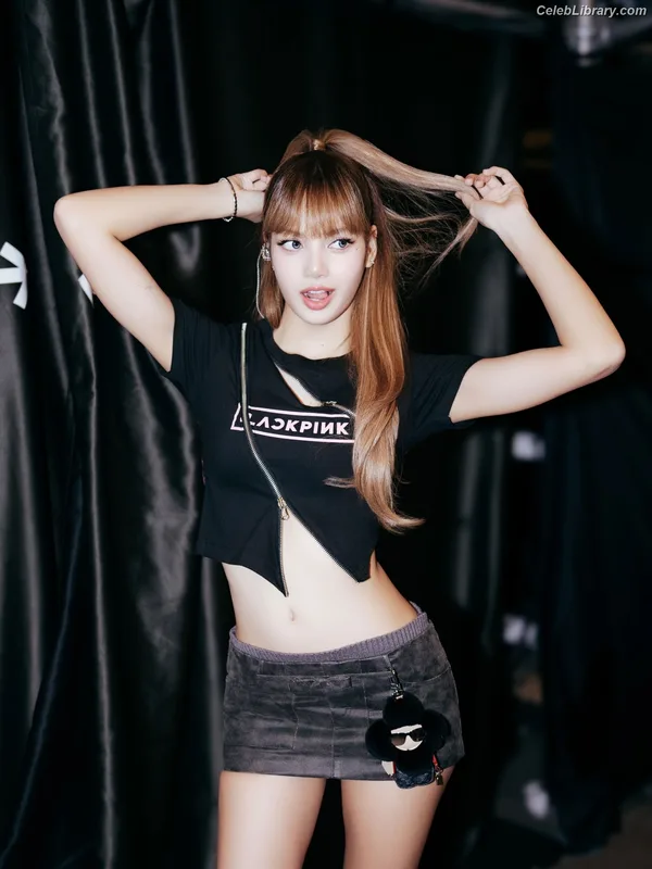 Lisa  BLΛƆKPIИK (Blackpink) photo 14 of 6190