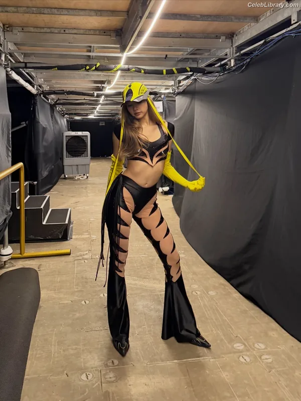 Lisa  BLΛƆKPIИK (Blackpink) photo 18 of 6190