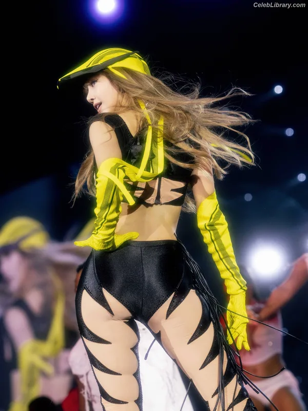 Lisa  BLΛƆKPIИK (Blackpink) photo 21 of 6190