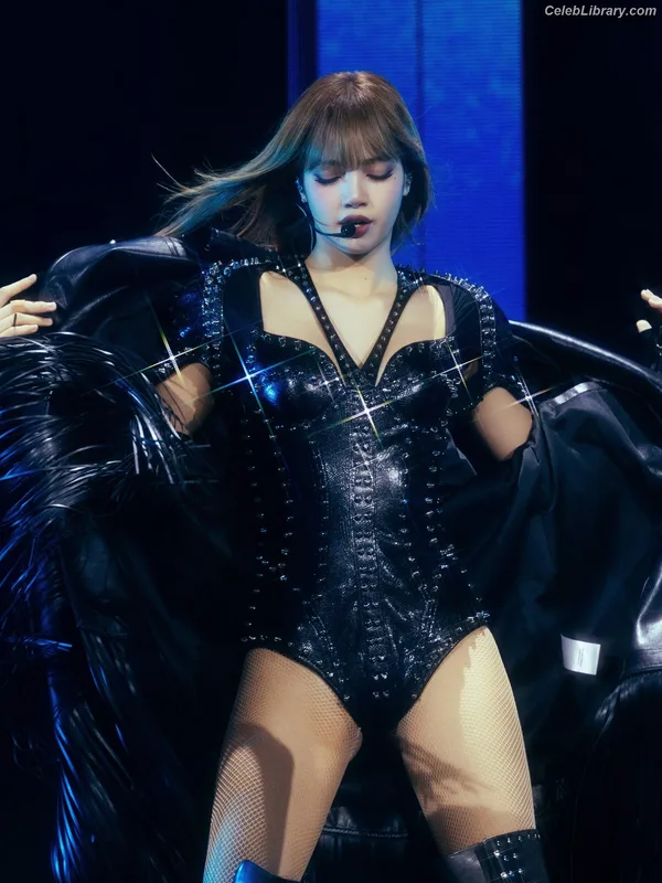 Lisa  BLΛƆKPIИK (Blackpink) photo 1 of 6190