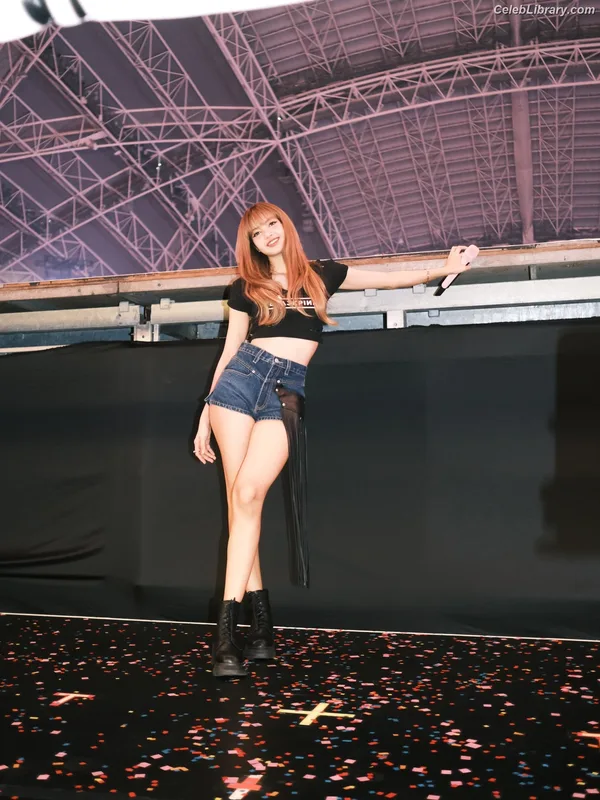 Lisa  BLΛƆKPIИK (Blackpink) photo 6 of 6190