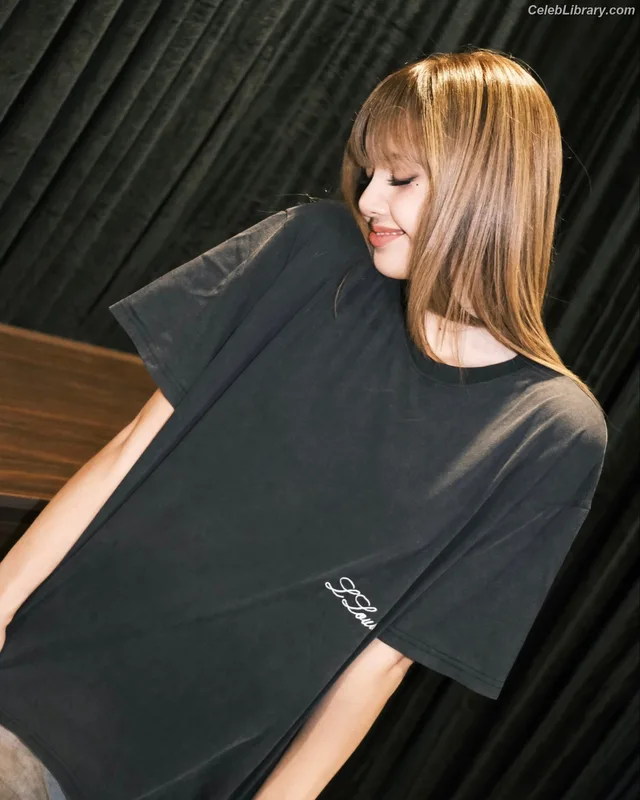 Lisa  BLΛƆKPIИK (Blackpink) photo 17 of 6190