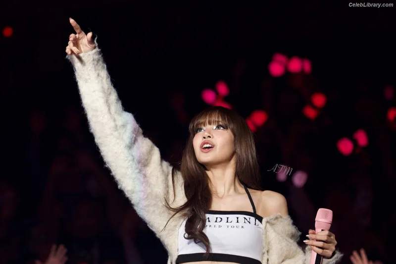 Lisa  BLΛƆKPIИK (Blackpink) photo 11 of 6190