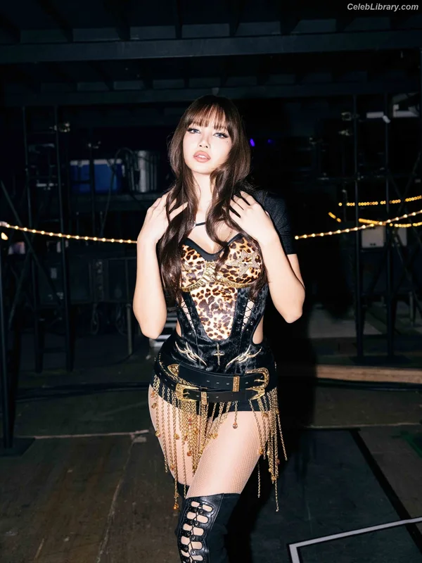 Lisa  BLΛƆKPIИK (Blackpink) photo 16 of 6190