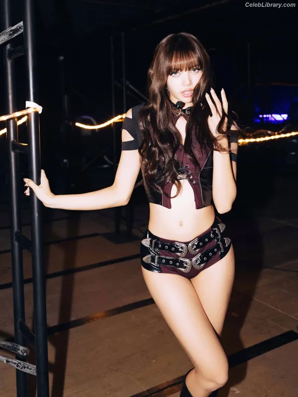 Lisa  BLΛƆKPIИK (Blackpink) photo 22 of 6190