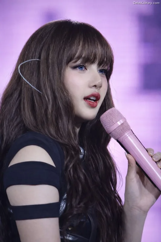 Lisa  BLΛƆKPIИK (Blackpink) photo 7 of 6190