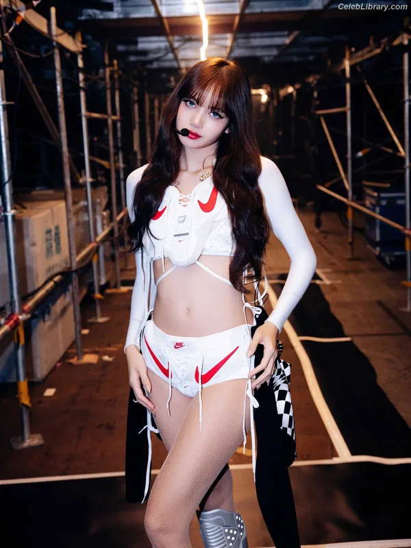Lisa  BLΛƆKPIИK (Blackpink) photo 8 of 6190