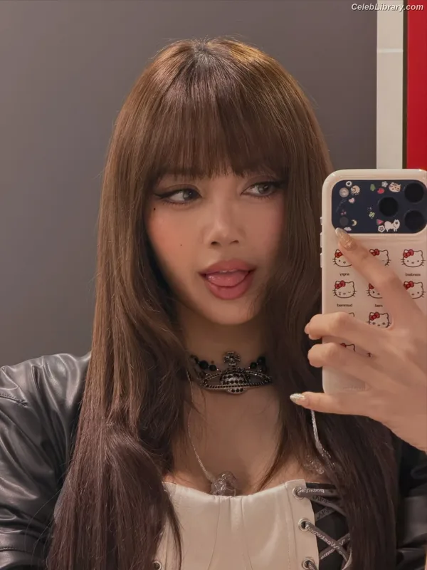 Lisa  BLΛƆKPIИK (Blackpink) photo 10 of 6190