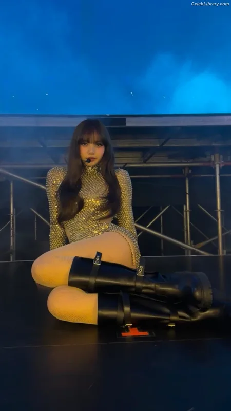 Lisa  BLΛƆKPIИK (Blackpink) photo 15 of 6190