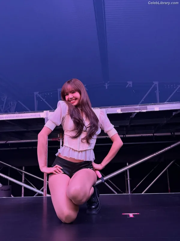 Lisa  BLΛƆKPIИK (Blackpink) photo 16 of 6190