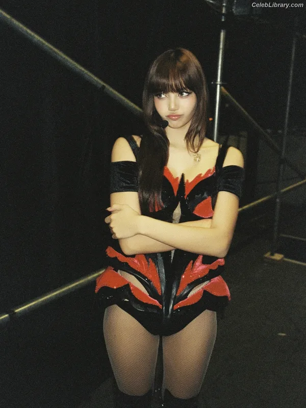 Lisa  BLΛƆKPIИK (Blackpink) photo 17 of 6190