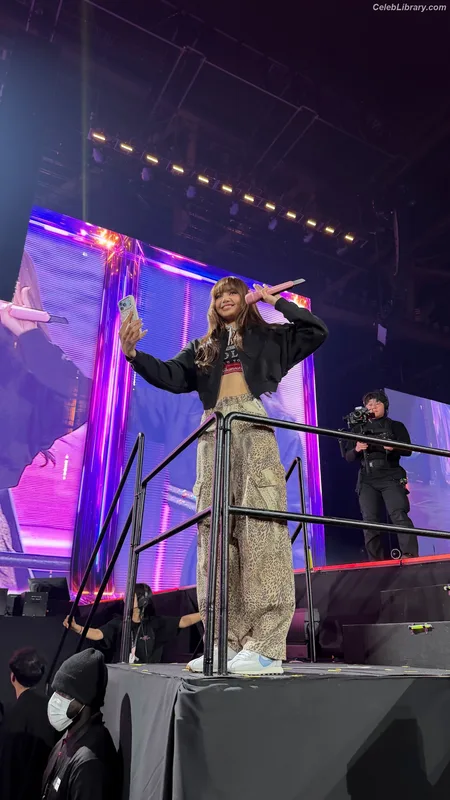 Lisa  BLΛƆKPIИK (Blackpink) photo 2 of 6190