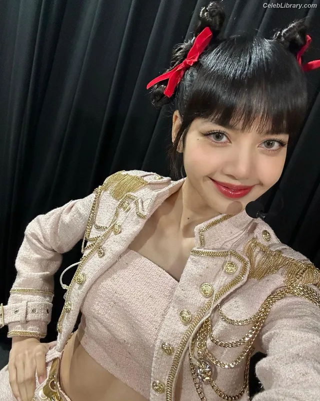 Lisa  BLΛƆKPIИK (Blackpink) photo 23 of 6190