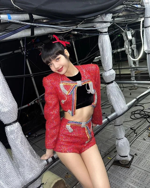 Lisa  BLΛƆKPIИK (Blackpink) photo 1 of 6190