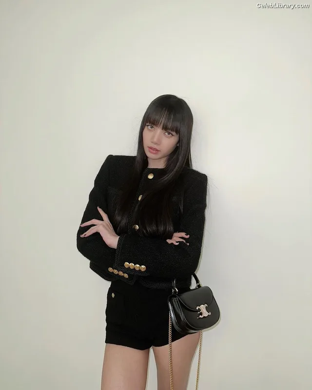 Lisa  BLΛƆKPIИK (Blackpink) photo 2 of 6190
