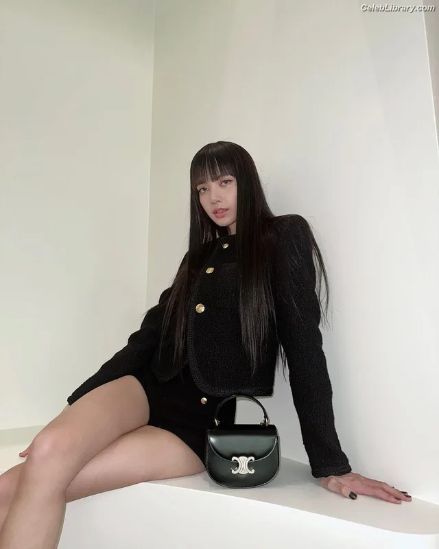 Lisa  BLΛƆKPIИK (Blackpink) photo 5 of 6190