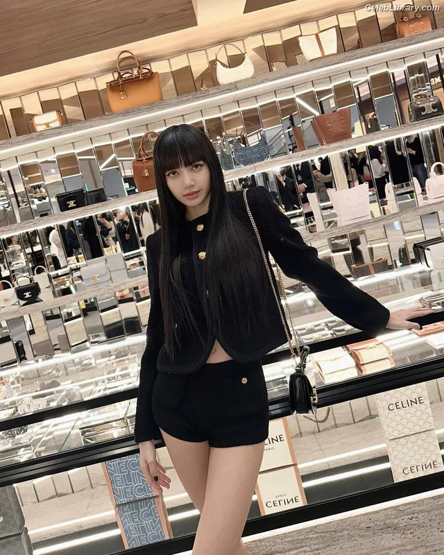 Lisa  BLΛƆKPIИK (Blackpink) photo 7 of 6190