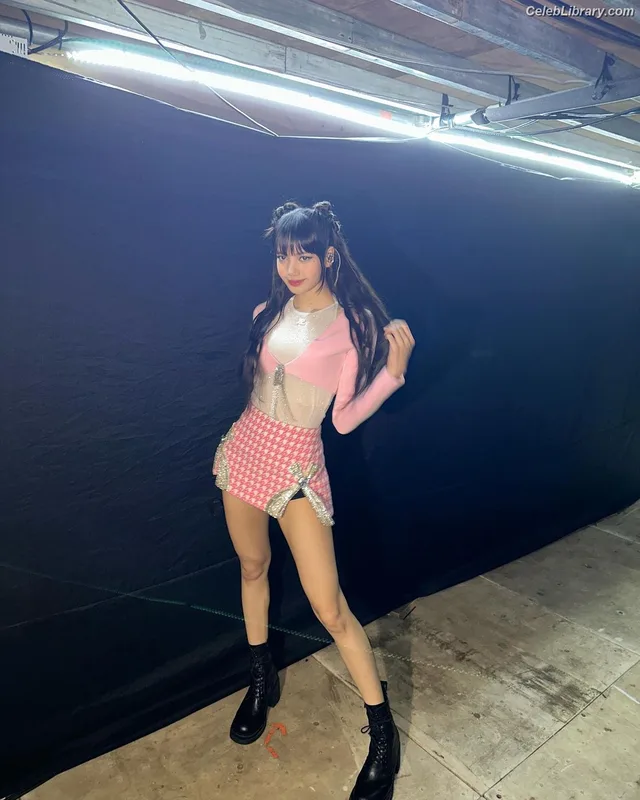 Lisa  BLΛƆKPIИK (Blackpink) photo 13 of 6190