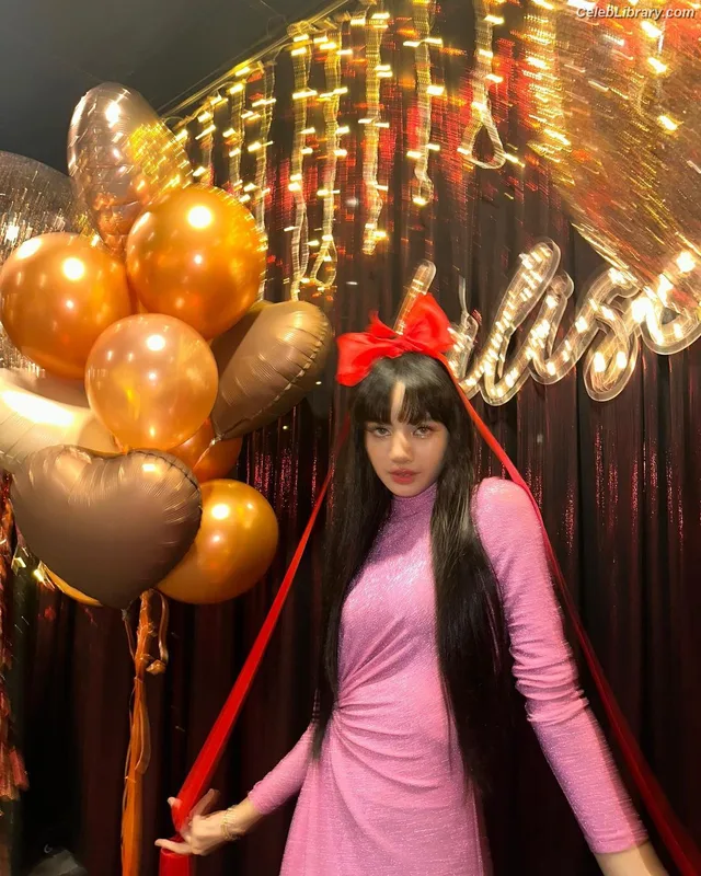 Lisa  BLΛƆKPIИK (Blackpink) photo 23 of 6190