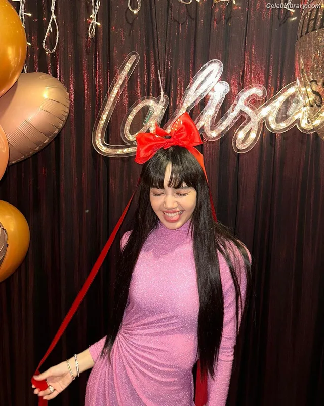 Lisa  BLΛƆKPIИK (Blackpink) photo 2 of 6190