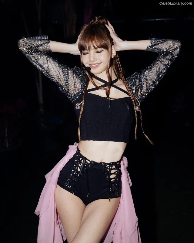 Lisa  BLΛƆKPIИK (Blackpink) photo 17 of 6190