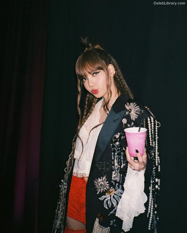 Lisa  BLΛƆKPIИK (Blackpink) photo 22 of 6190