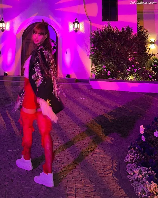 Lisa  BLΛƆKPIИK (Blackpink) photo 24 of 6190