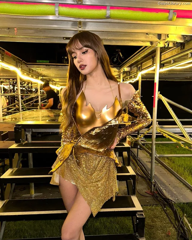 Lisa  BLΛƆKPIИK (Blackpink) photo 15 of 6190
