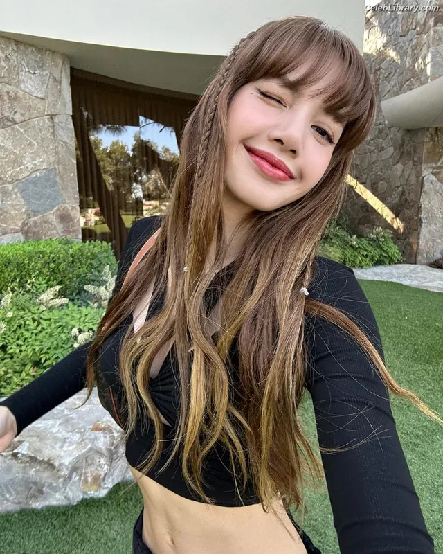 Lisa  BLΛƆKPIИK (Blackpink) photo 17 of 6190