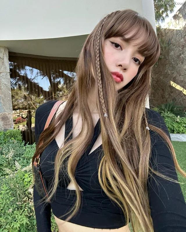 Lisa  BLΛƆKPIИK (Blackpink) photo 20 of 6190