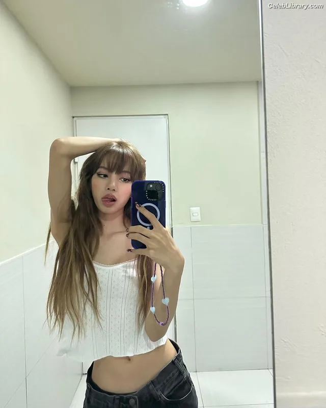 Lisa  BLΛƆKPIИK (Blackpink) photo 22 of 6190