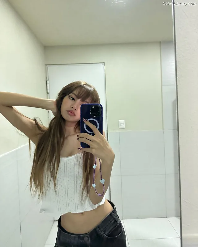 Lisa  BLΛƆKPIИK (Blackpink) photo 24 of 6190