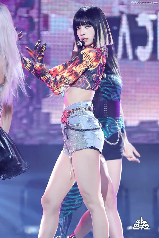 Lisa  BLΛƆKPIИK (Blackpink) photo 16 of 6190