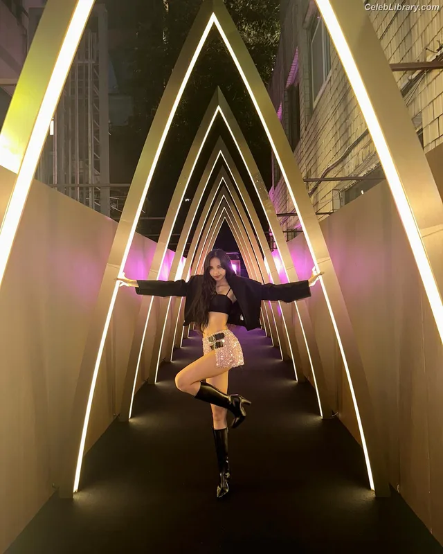 Lisa  BLΛƆKPIИK (Blackpink) photo 17 of 6190