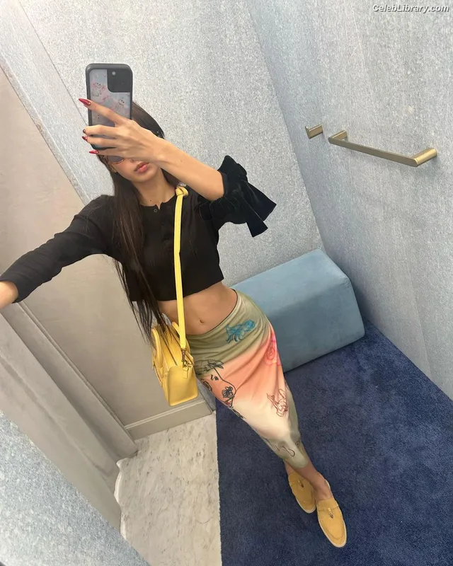 Lisa BLΛƆKPIИK (Blackpink) photo 22 of 6190