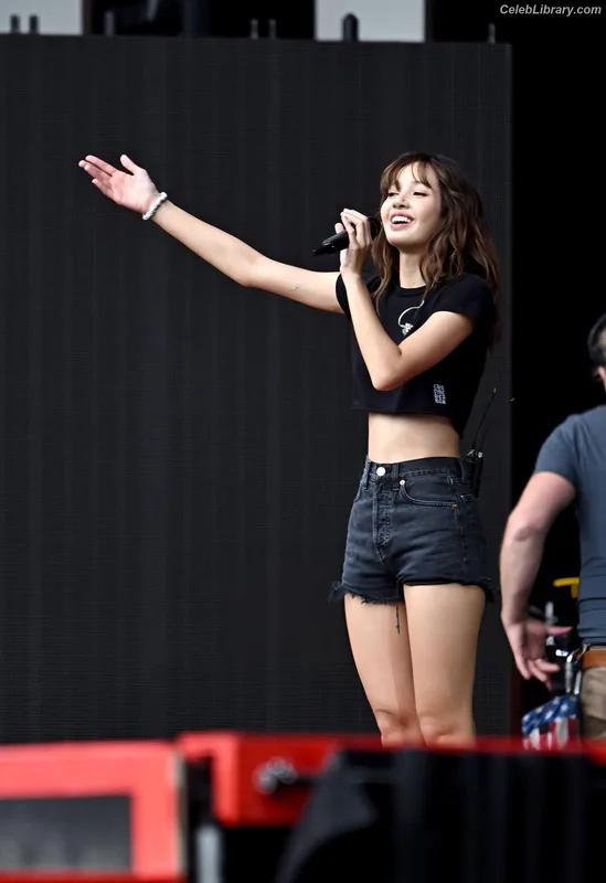 Lisa BLΛƆKPIИK (Blackpink) photo 1 of 6190