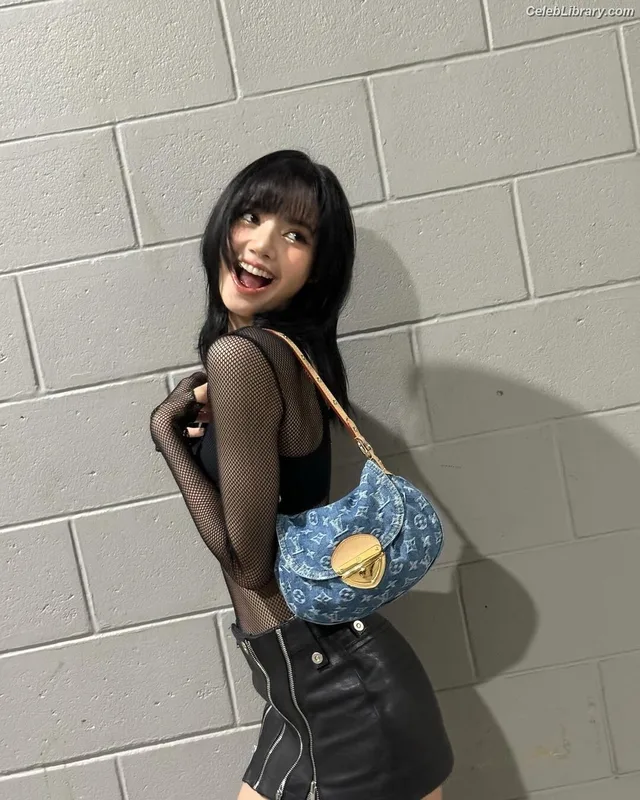Lisa BLΛƆKPIИK (Blackpink) photo 12 of 6190