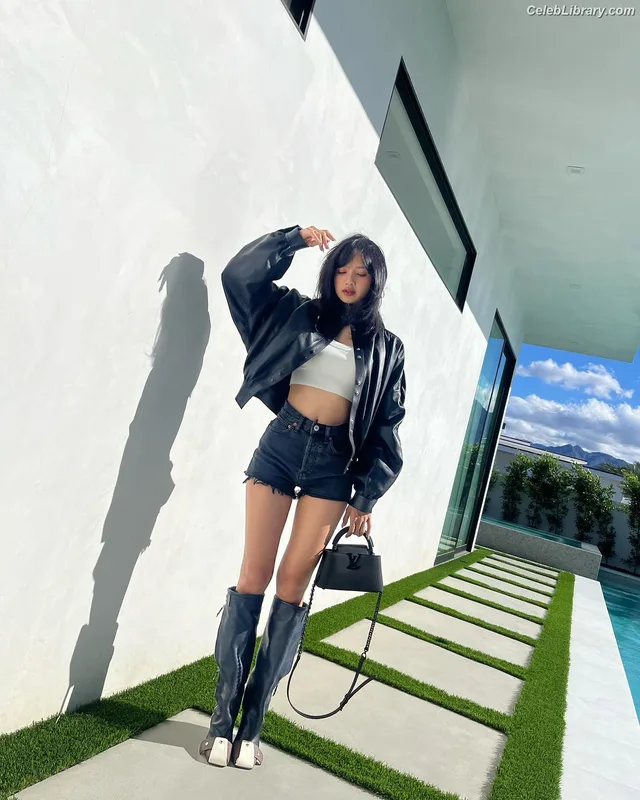 Lisa BLΛƆKPIИK (Blackpink) photo 4 of 6190